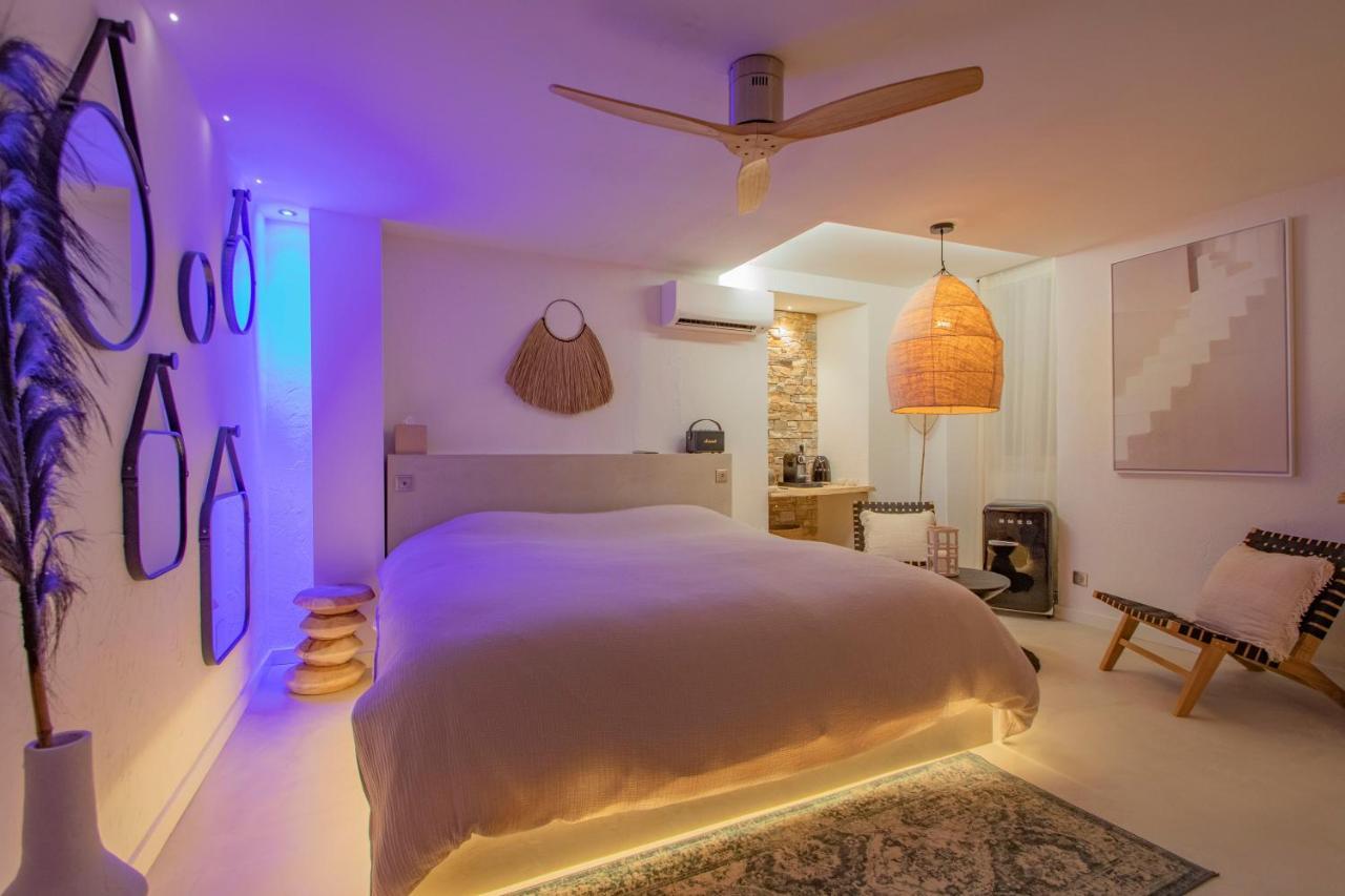 Les Bains D'Eros Hotel กูแอส์ ภายนอก รูปภาพ