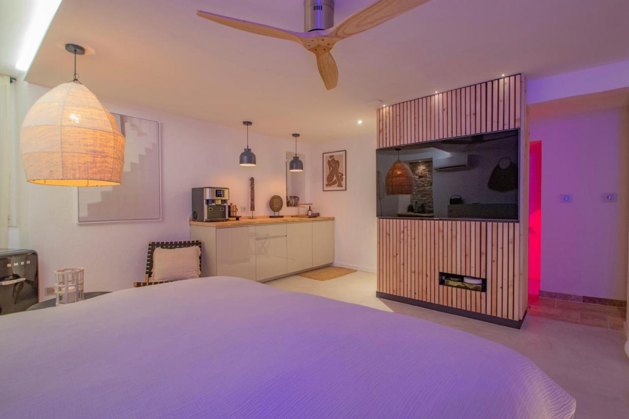 Les Bains D'Eros Hotel กูแอส์ ภายนอก รูปภาพ