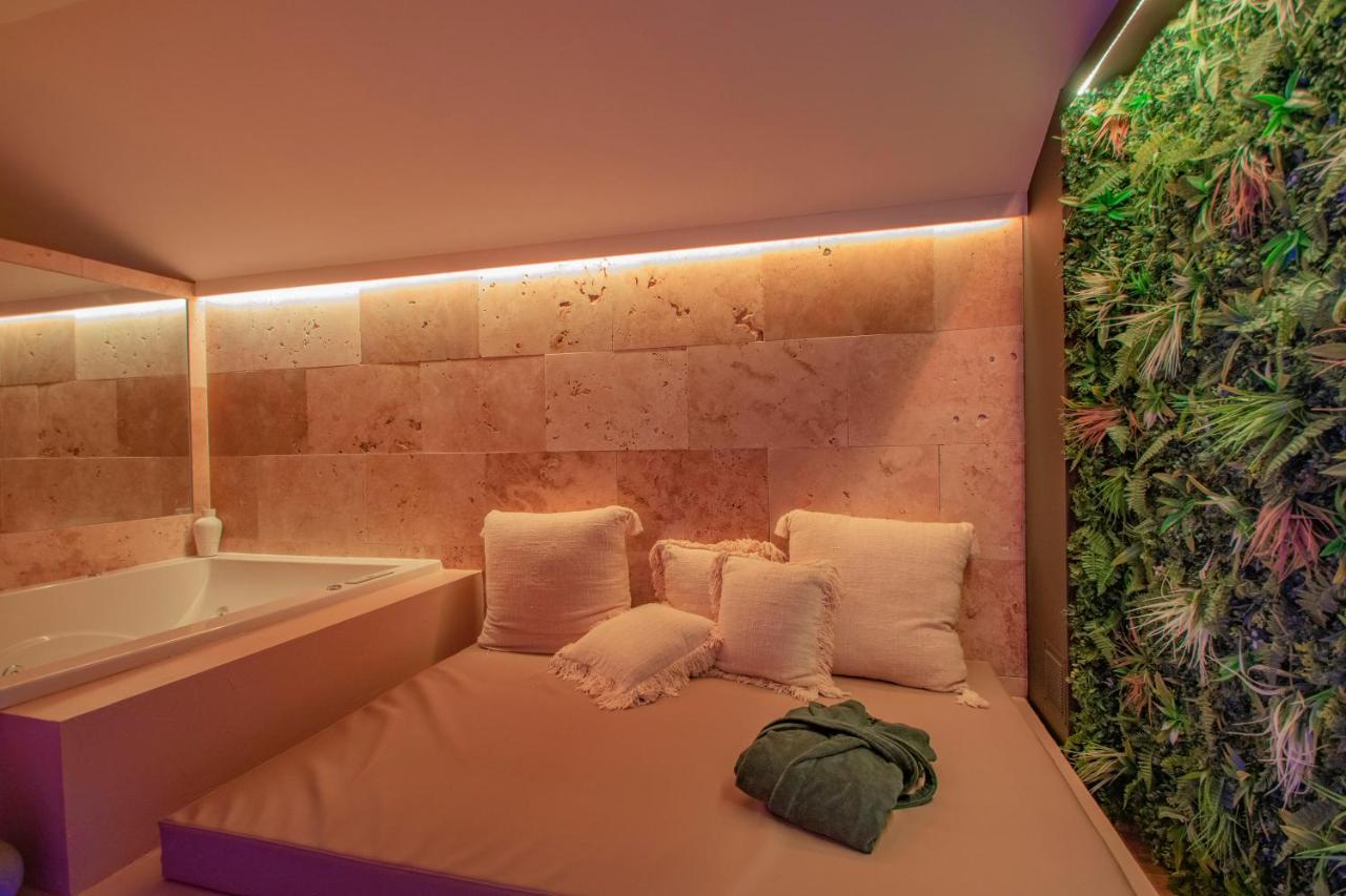 Les Bains D'Eros Hotel กูแอส์ ภายนอก รูปภาพ