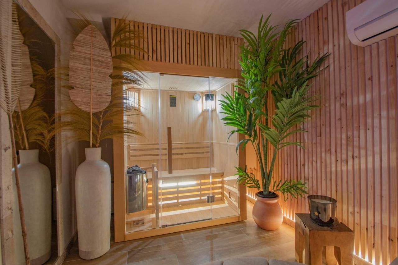 Les Bains D'Eros Hotel กูแอส์ ภายนอก รูปภาพ