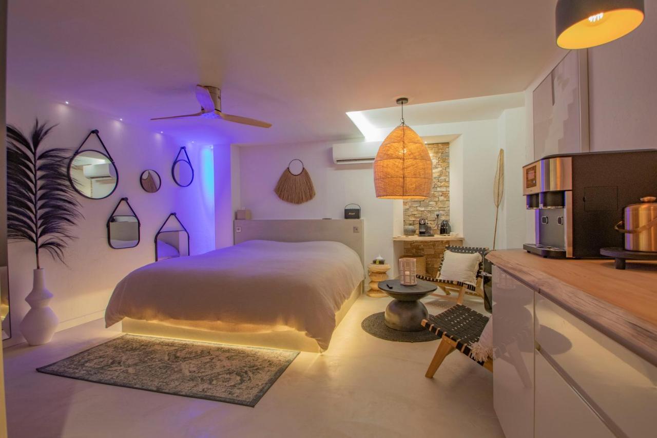 Les Bains D'Eros Hotel กูแอส์ ภายนอก รูปภาพ