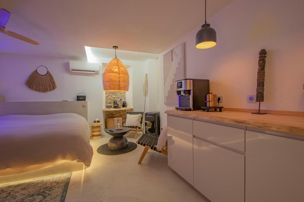 Les Bains D'Eros Hotel กูแอส์ ภายนอก รูปภาพ